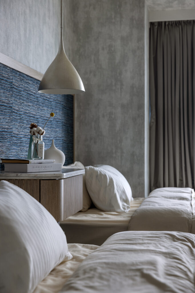 6 Phenomenal Penthouse with Modern Interior Design in Branksome Grande